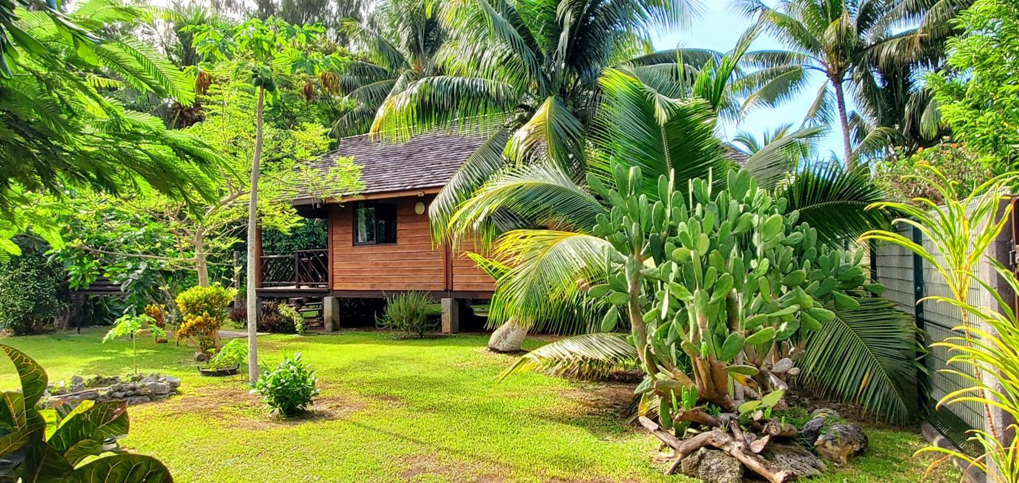 Fare Haumaru Hotel Teavaro Exterior photo